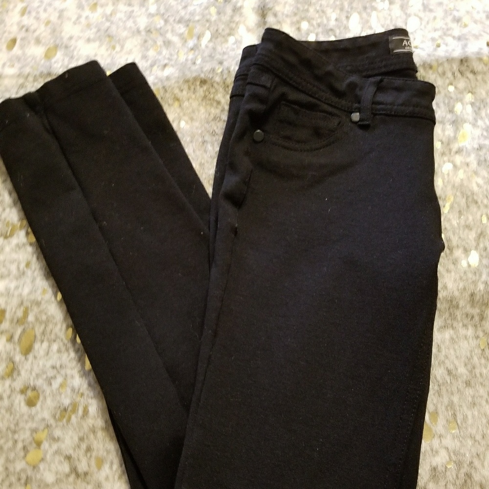 Active USA black skinny jegging
